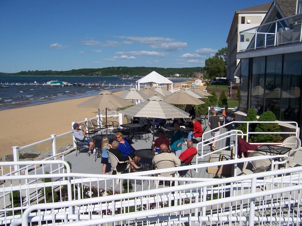 Pinestead Reef Resort Traverse City Extérieur photo