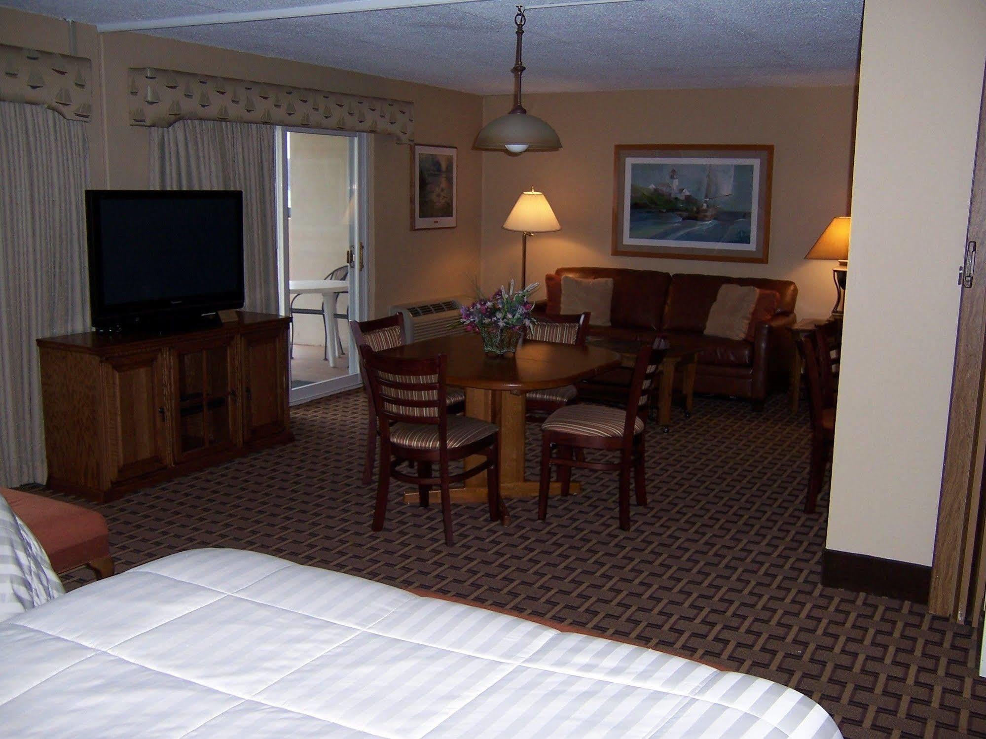 Pinestead Reef Resort Traverse City Extérieur photo