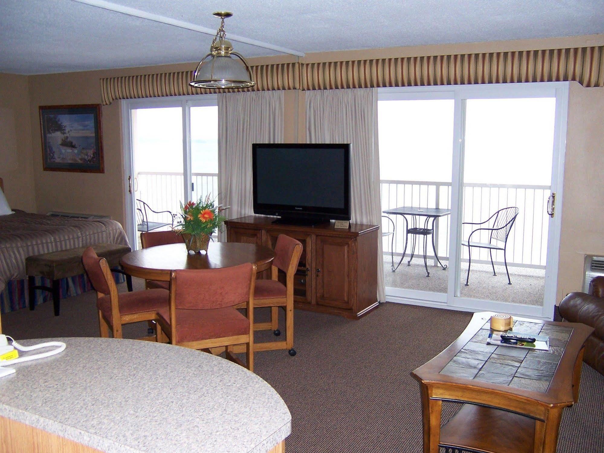 Pinestead Reef Resort Traverse City Extérieur photo