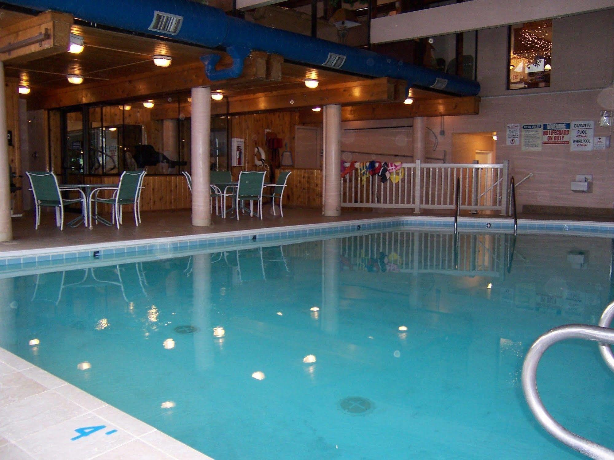 Pinestead Reef Resort Traverse City Extérieur photo